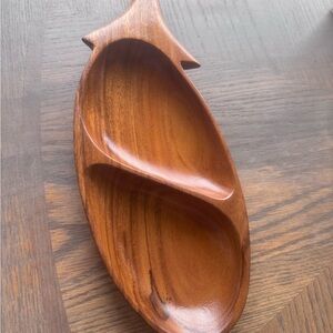 Monkey wood divided dish